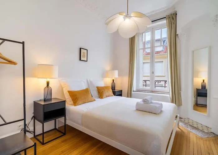 Le Chic De Medreville - 6pers - 3chambres - Calme Apartmán *